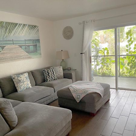 Beautiful Bright & Sparkling 2Bed 1Bath Beach Retreat - Unit 212 Коко-Біч Екстер'єр фото