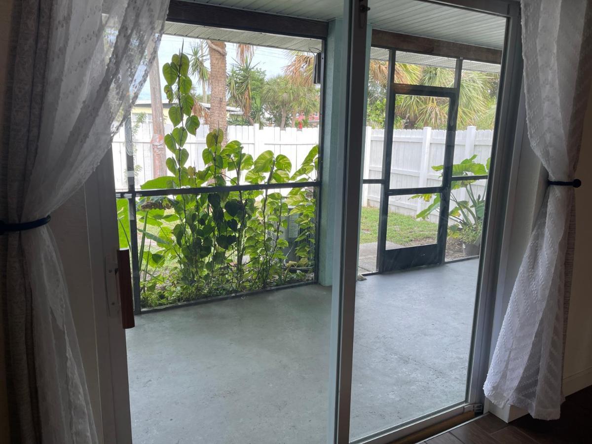 Beautiful Bright & Sparkling 2Bed 1Bath Beach Retreat - Unit 212 Коко-Біч Екстер'єр фото